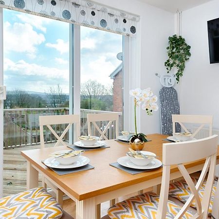 Parking, Garden, En-Suite & Tv'S In All Rooms, Large Living Space Суонси Экстерьер фото
